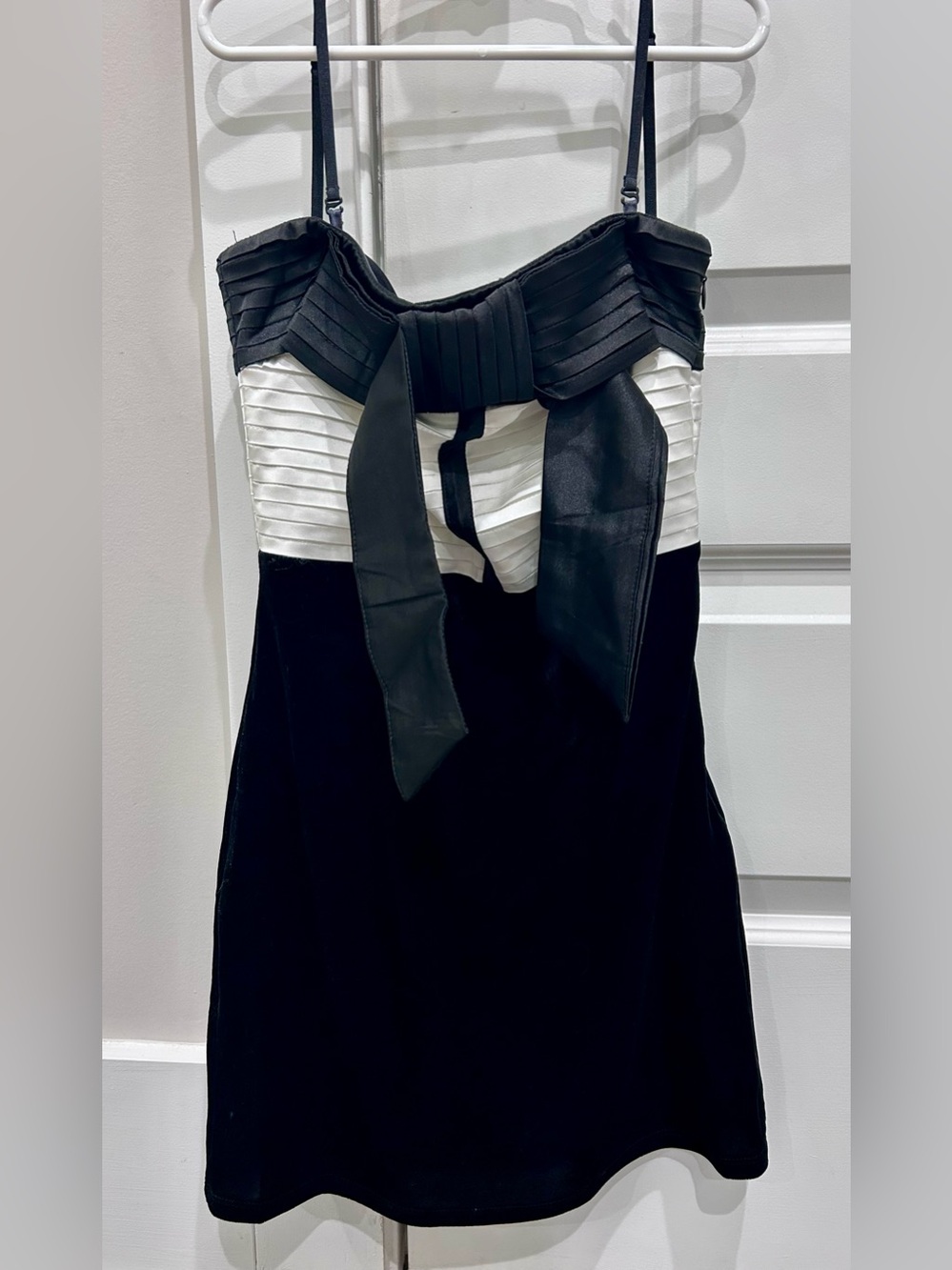 Girls black and white dress